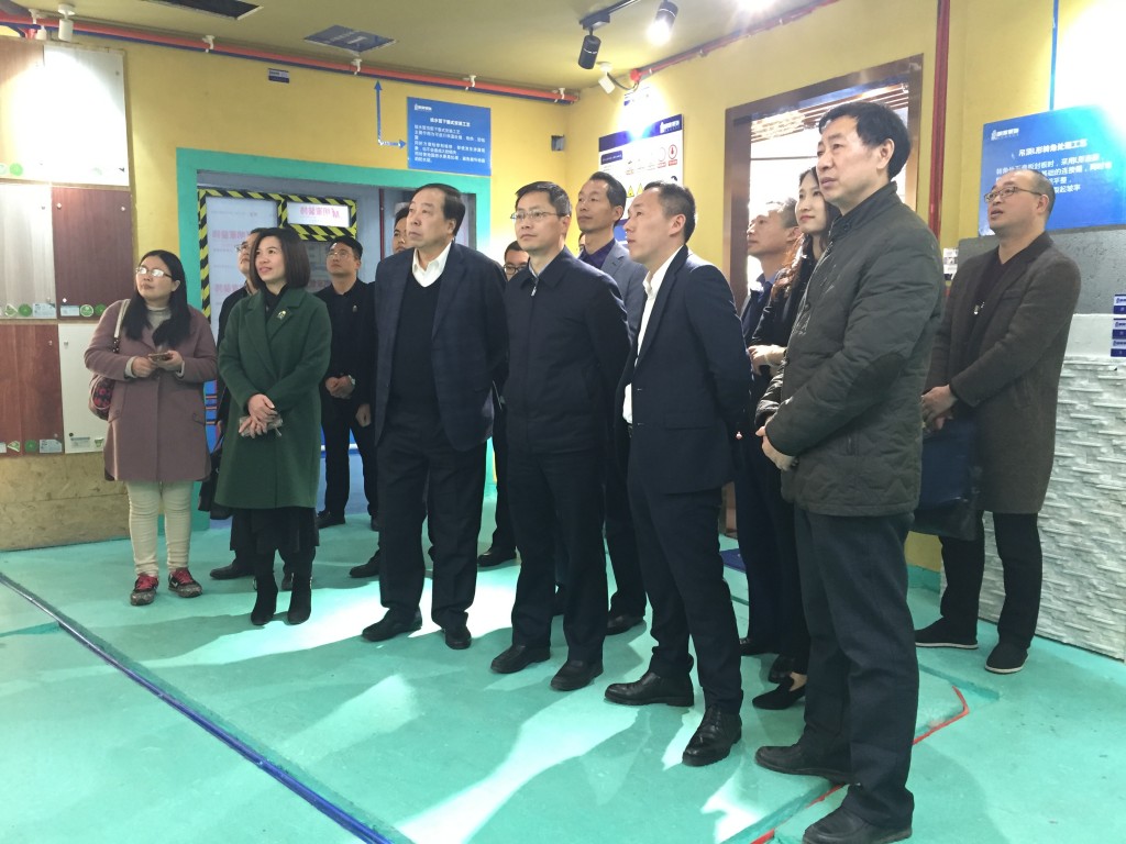 “家裝集成化 流程化 規(guī)范化做法好！ 邵國強副市長一行蒞臨由明家裝飾承建的家裝行業(yè)國民消費教育基地調(diào)研